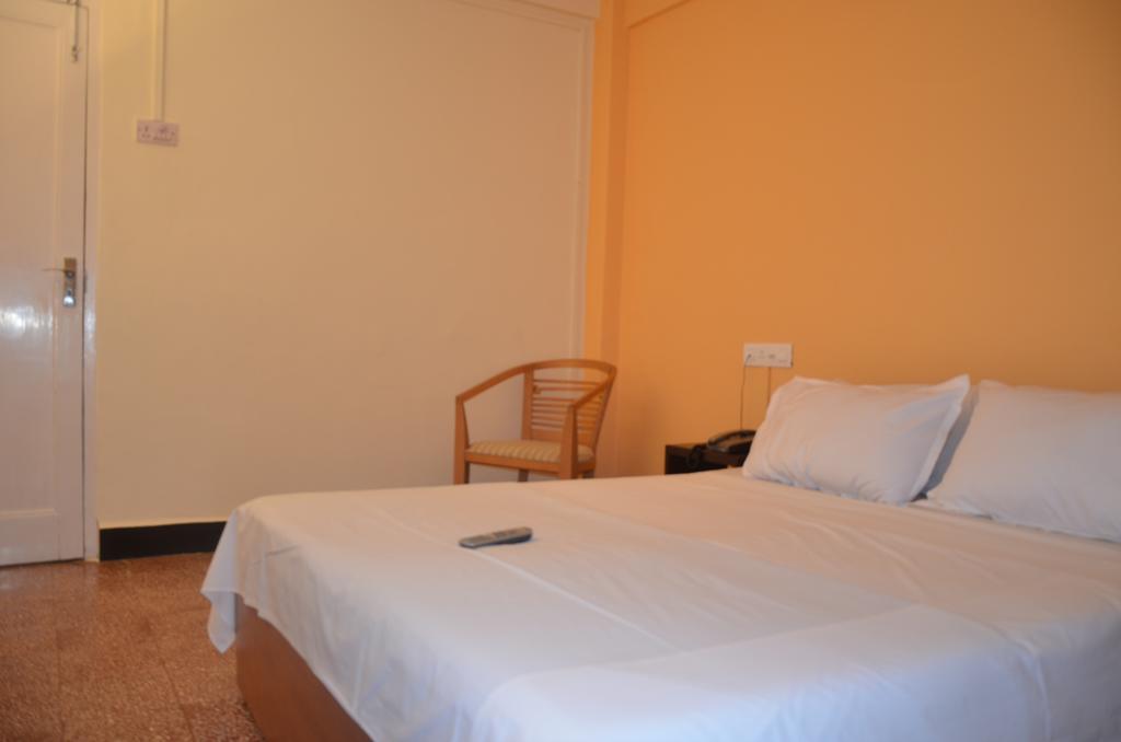Hotel Ferreira Resort Lonavala Ruang foto