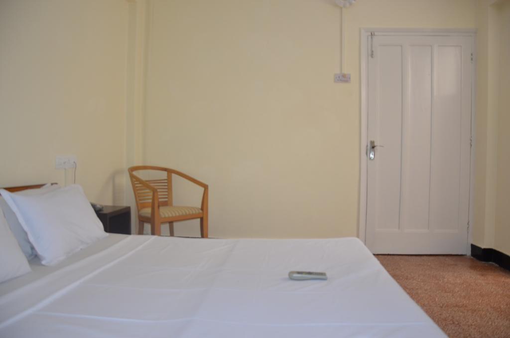 Hotel Ferreira Resort Lonavala Bagian luar foto